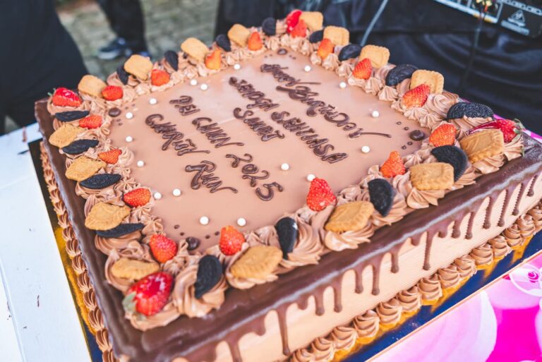 为开幕人拿督斯里阿末马斯兰 准备的生日蛋糕