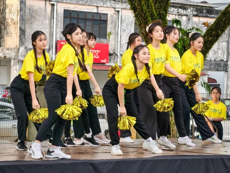 学生团体呈现演出