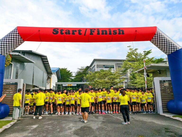 校友回母校参与协助工作，为本次活动助力