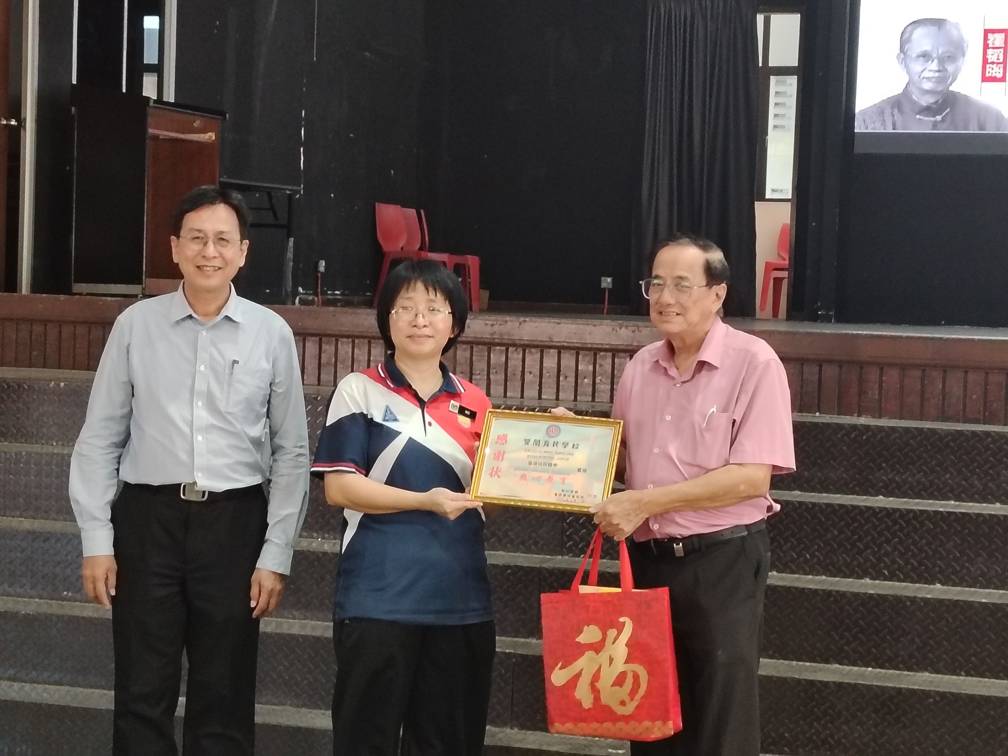 527811531_1315469940588310_3093879248426671099_n