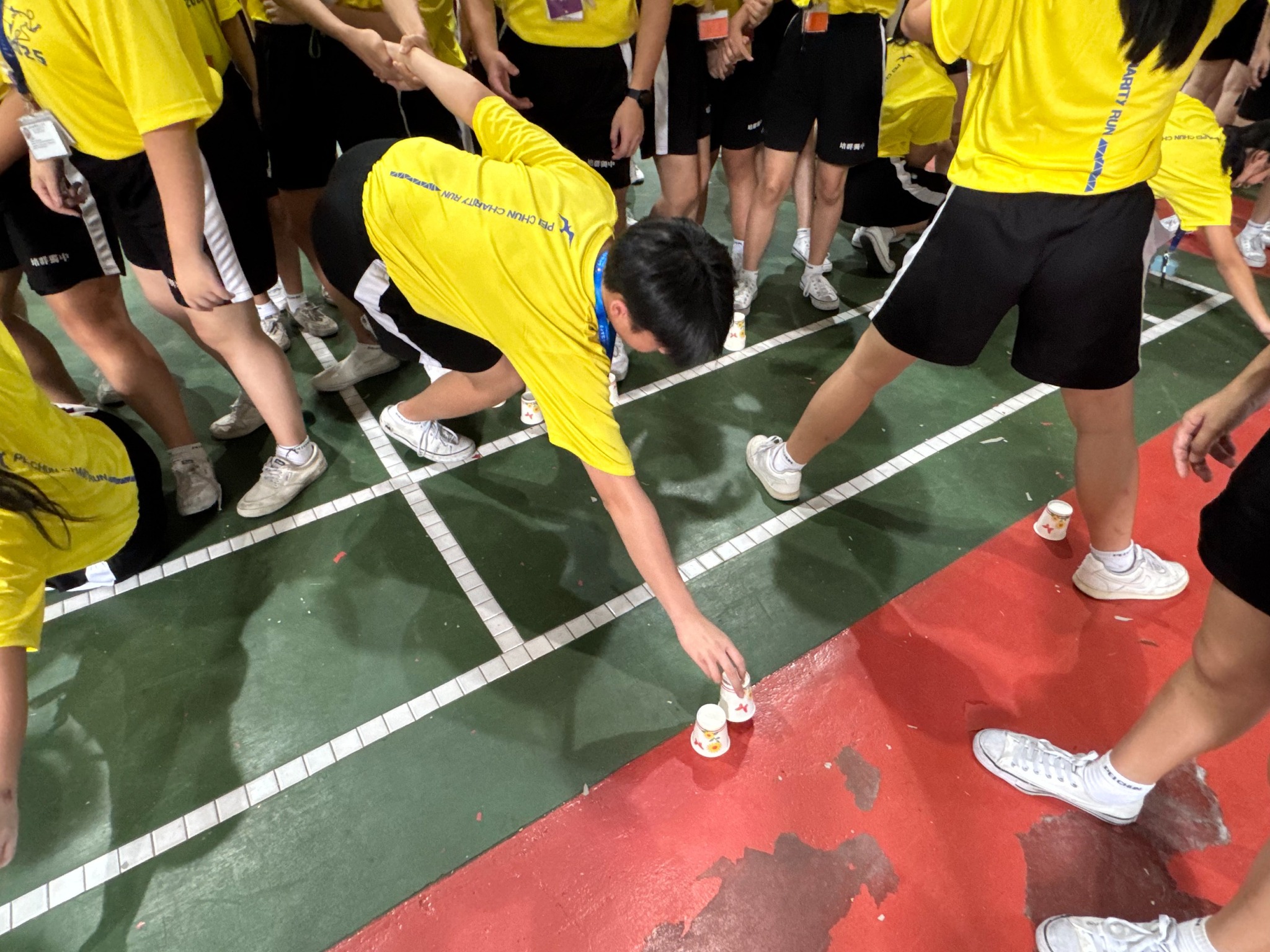 团体协作活动让营员们深刻领悟到：聚沙成塔，团结才是力量。