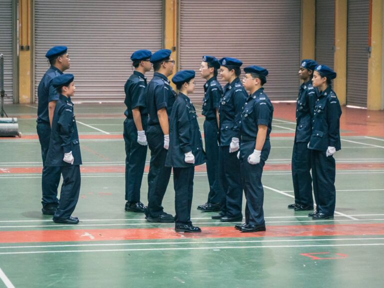 学生警察呈现花式步操3