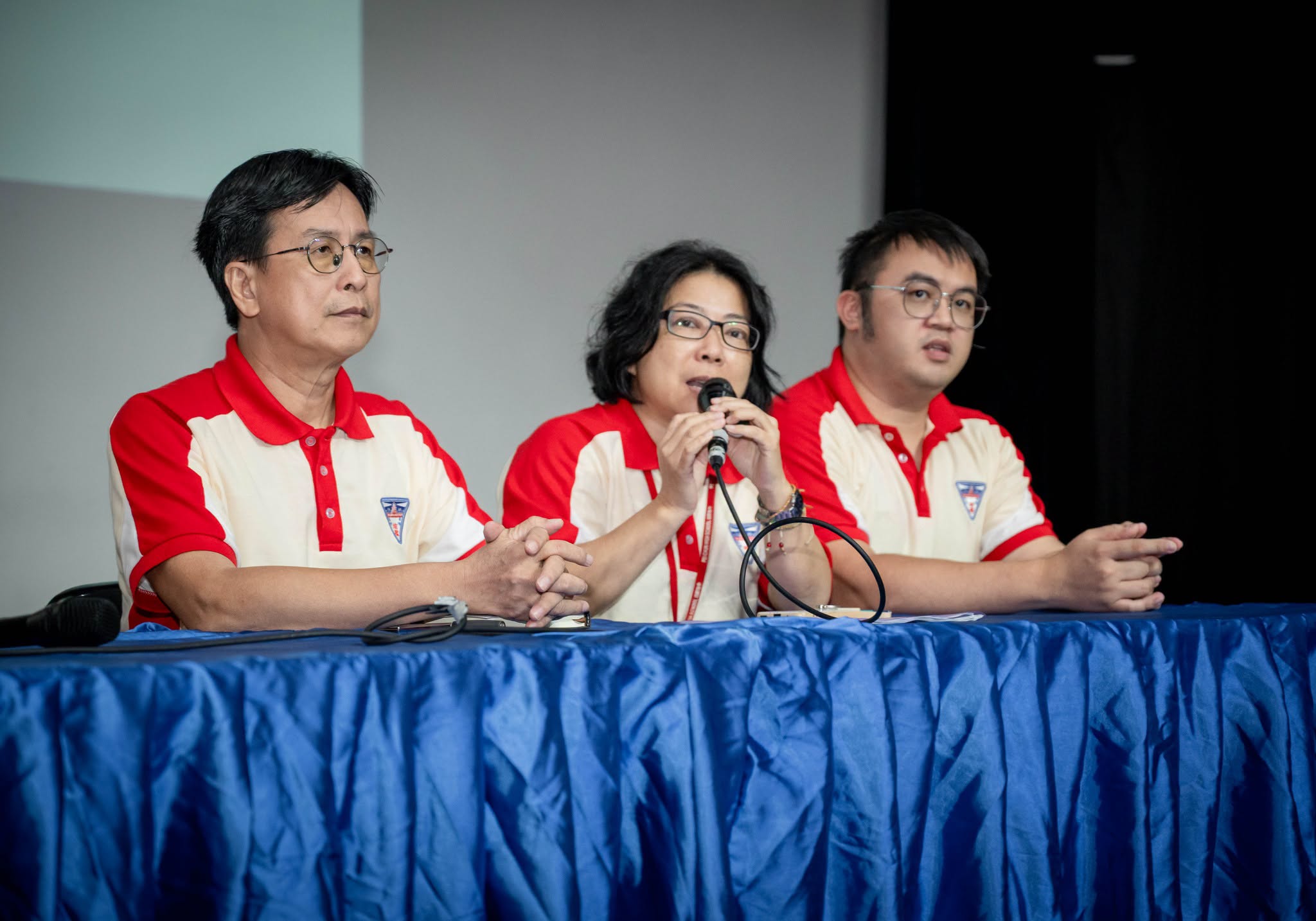 培群独中行政团队于家长交流会现场与家长真诚交流，凝聚家校共育合力。2